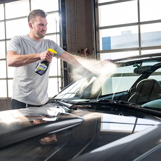 Invisible Glass 92183-3PK Hybrid Ceramic Rain Repellent and Glass Cleaner – Cleans & Protects Car Windows and Windshields with Long-Lasting Water-Repellent Si02 Technology – 16 fl oz (Pack of 3)