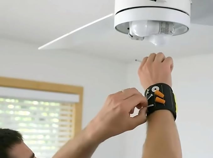 Magnetic Wristband Hardware and Tool Holder: Handy for Holding screws, nails, small parts and tools with an adjustable wristband Ideal for DIY projects, construction and various other tasks