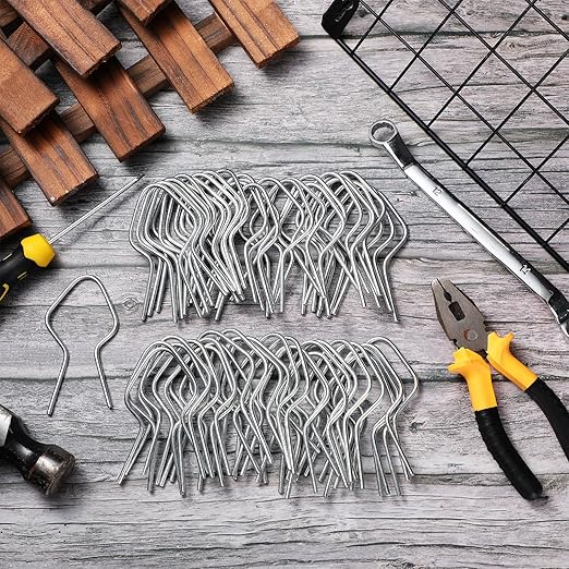 Hicarer 200 Pcs T Post Clips Metal Wire Fence Clips Galvanized Steel Tie Ez Twist Preformed Fencing Clip 11 Gauge Fence Ties Convenient Fast Installation Pre-Cut Fence Ties for T-Posts/u-Posts